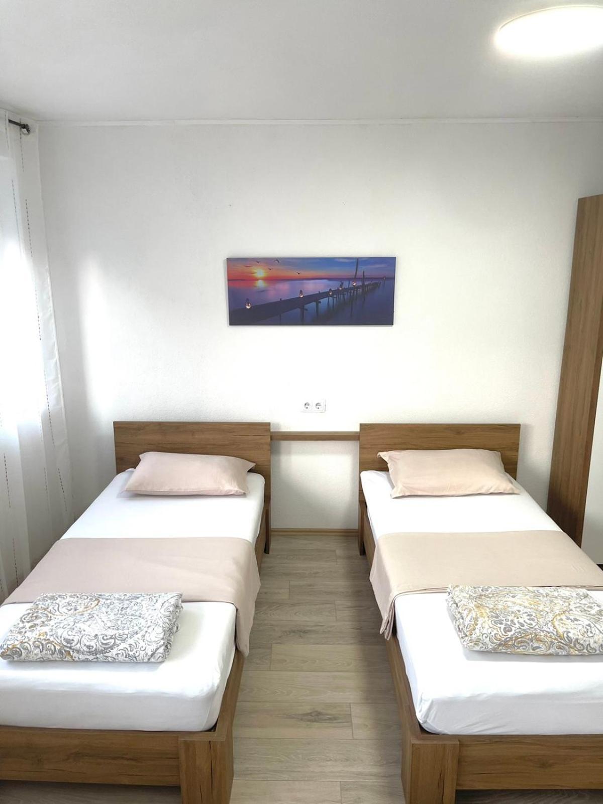 Nessi Apartment Priștina Exterior foto